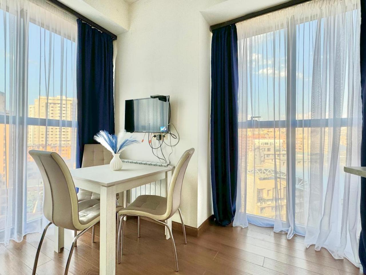 Welcome Deluxe Apartments on Buzand 17 Jerevan Buitenkant foto