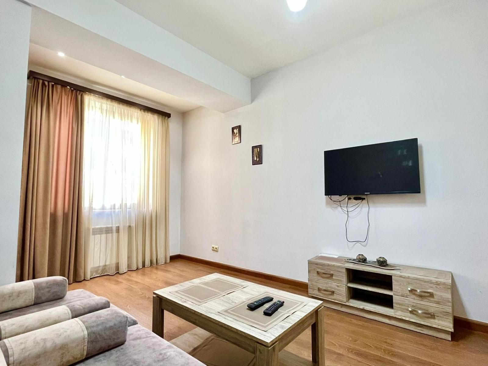 Welcome Deluxe Apartments on Buzand 17 Jerevan Buitenkant foto