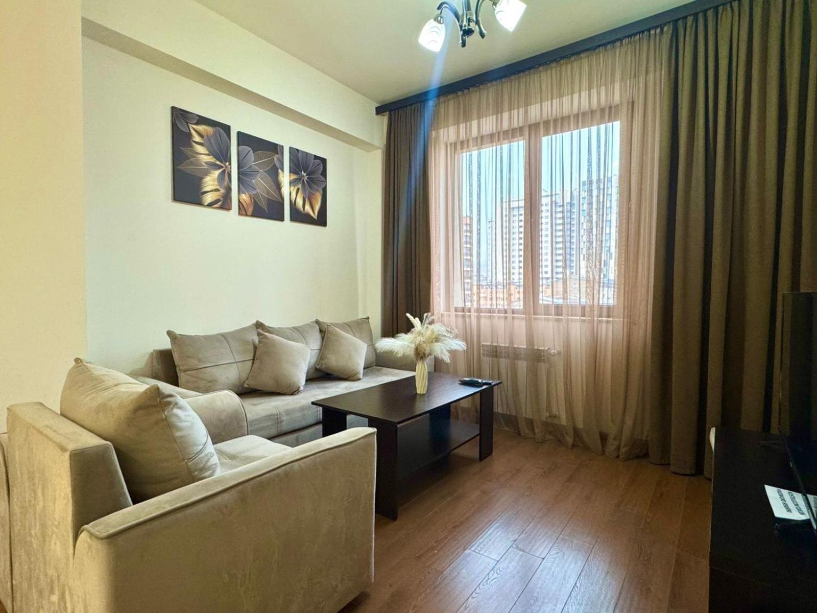Welcome Deluxe Apartments on Buzand 17 Jerevan Buitenkant foto