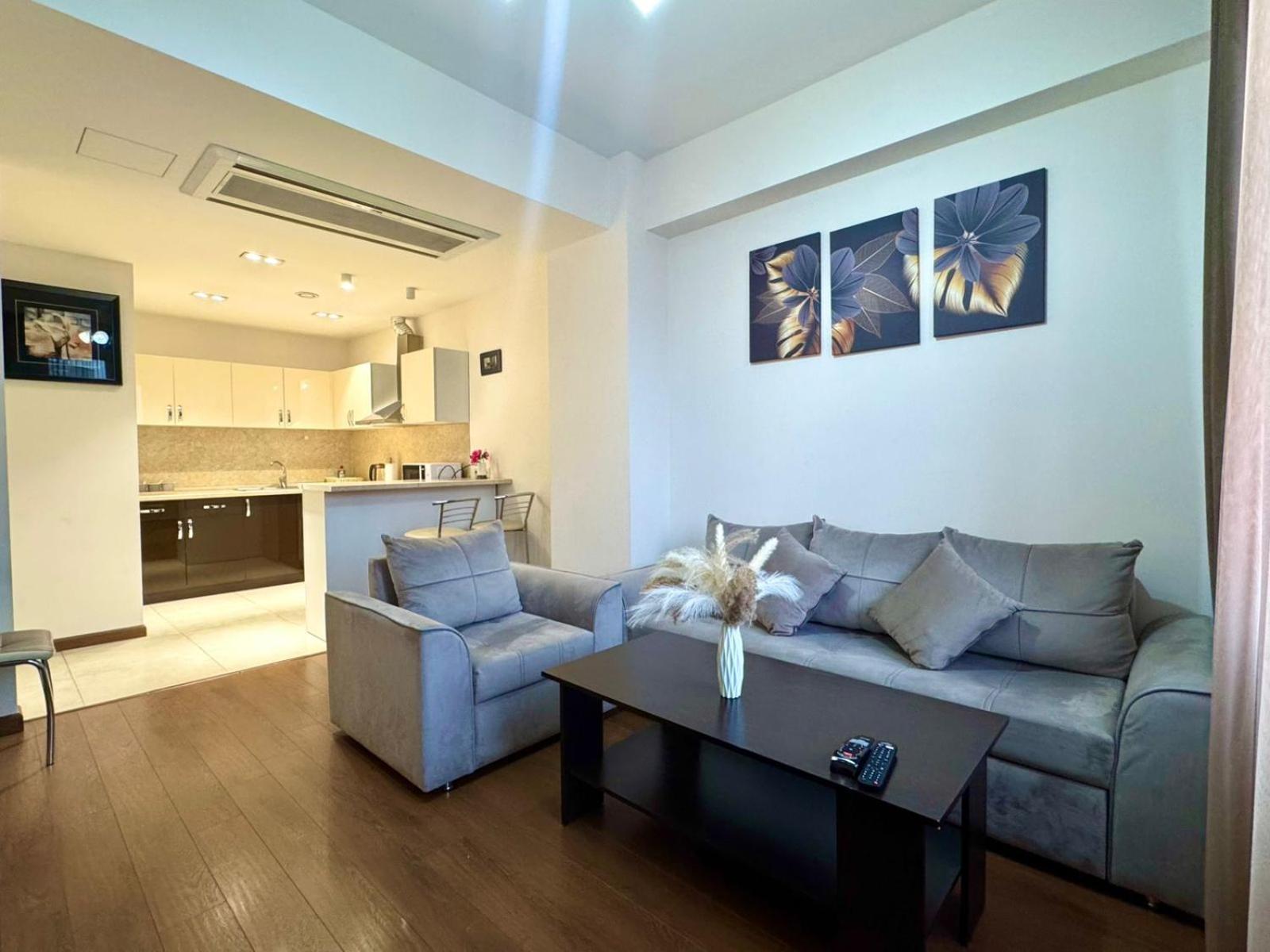 Welcome Deluxe Apartments on Buzand 17 Jerevan Buitenkant foto